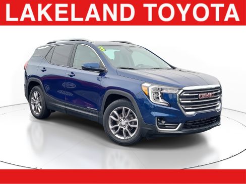 Used 2023 GMC Terrain SLT image 1
