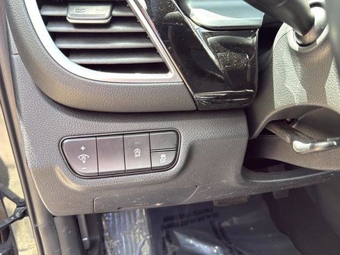 Used 2024 Kia Seltos S AWD/4WD image 18