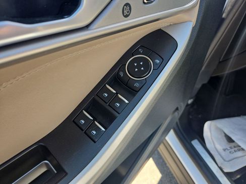 Used 2023 Ford Explorer Limited image 30