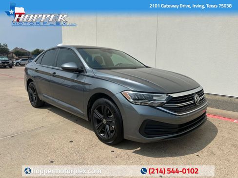 Used 2024 Volkswagen Jetta SE FWD image 1