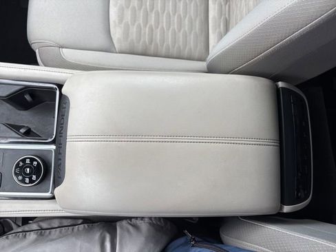 Used 2022 Nissan Pathfinder SV w/ SV Premium Package AWD/4WD image 19