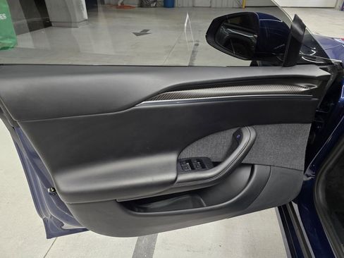 Used 2021 Tesla Model S Plaid image 18