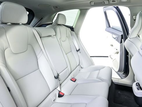 New 2026 Volvo XC60 B5 Ultra w/ Protection Package Premier AWD/4WD image 22