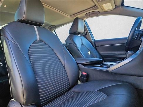 Used 2018 Toyota Camry SE image 22