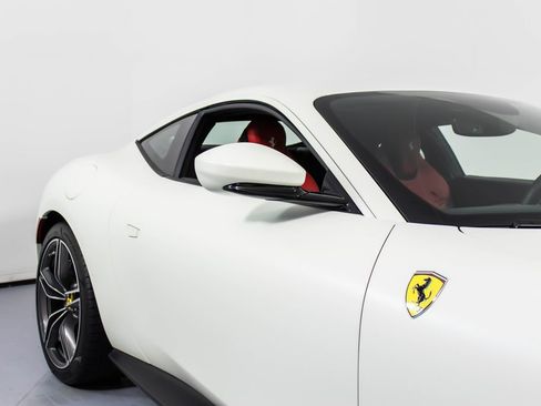 Certified 2022 Ferrari Roma image 14
