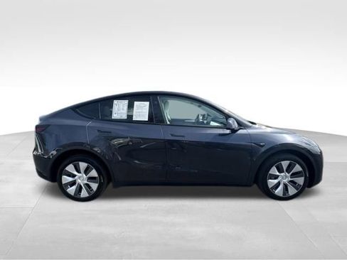 Used 2024 Tesla Model Y Long Range image 10