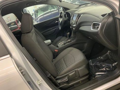 Used 2021 Chevrolet Equinox LT w/ Driver Convenience Package image 14