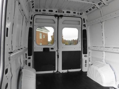 Used 2023 RAM ProMaster 2500 image 12