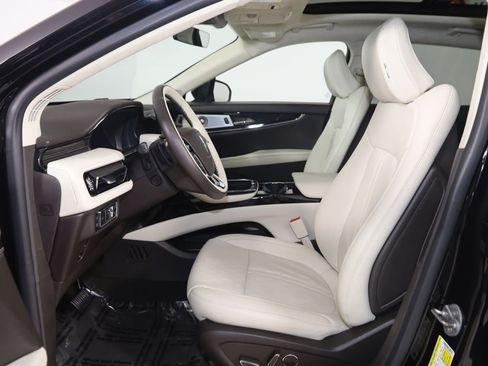 Used 2023 Lincoln Nautilus Black Label AWD/4WD image 14