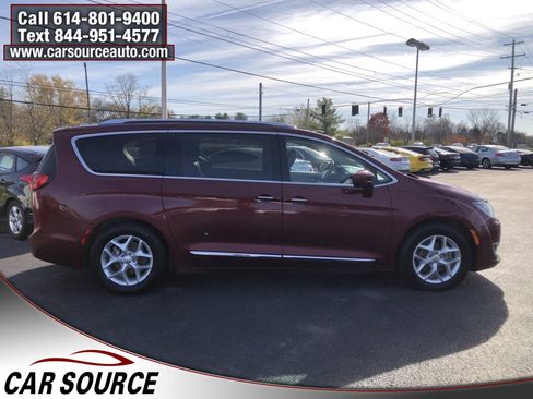 Used 2018 Chrysler Pacifica Touring-L Plus w/ Advanced Safetytec Group image 4