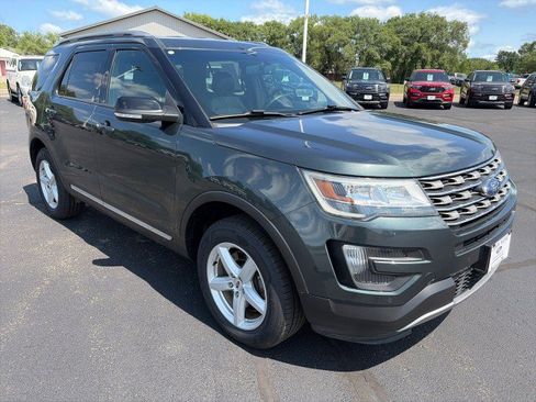 Used 2016 Ford Explorer XLT w/ Equipment Group 202A AWD/4WD image 7