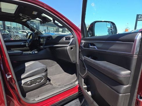 Used 2024 Jeep Wagoneer Series II image 14