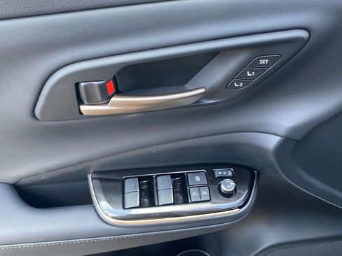 New 2025 Toyota Crown Signia image 20