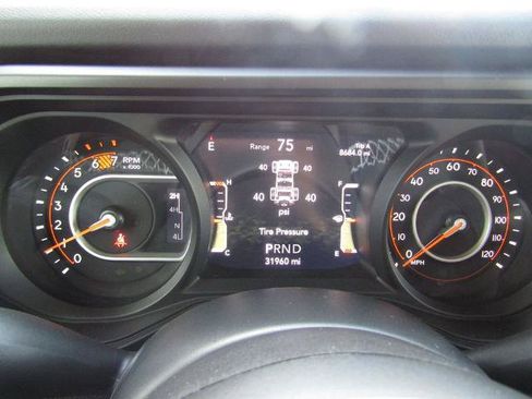 Used 2025 Jeep Wrangler Unlimited Rubicon w/ Convenience Group AWD/4WD image 23