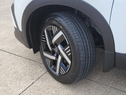 New 2026 Nissan Kicks SV w/ Cold Weather Package FWD image 9
