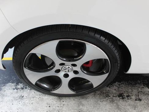 Used 2013 Volkswagen GTI 2-Door image 28