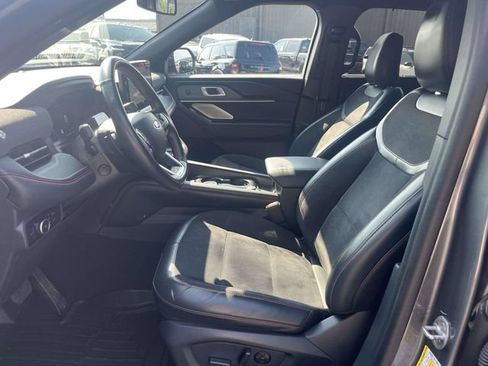 Used 2025 Ford Explorer ST AWD/4WD image 17