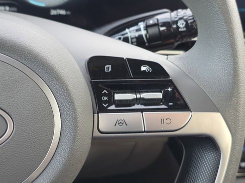 Used 2024 Hyundai Elantra SEL image 32