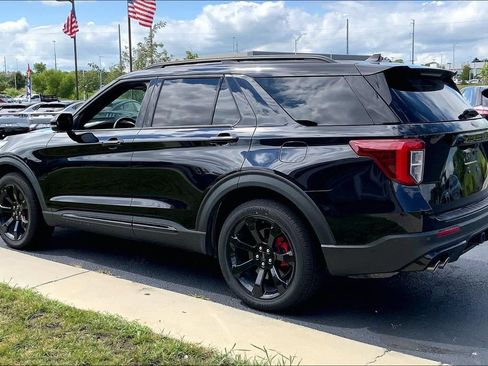 Used 2022 Ford Explorer ST w/ Equipment Group 401A AWD/4WD image 2