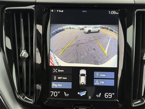 Used 2020 Volvo XC60 T6 Momentum image 23