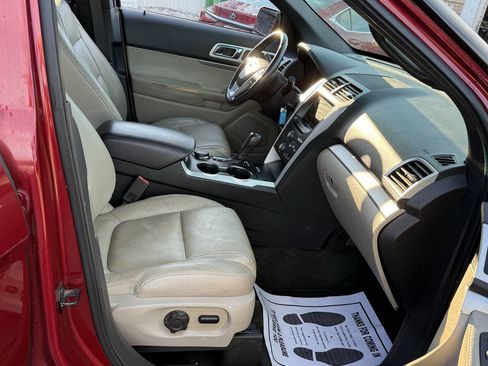 Used 2015 Ford Explorer XLT w/ Equipment Group 202A image 16