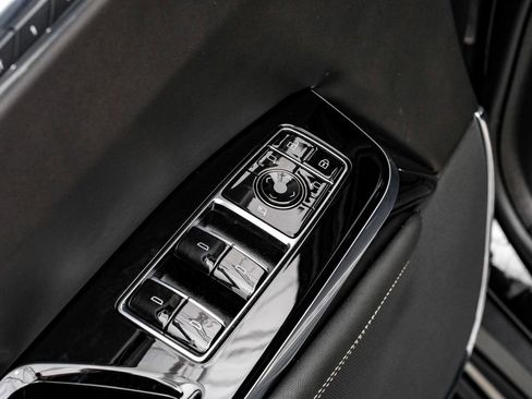 Used 2025 Cadillac Escalade V image 40