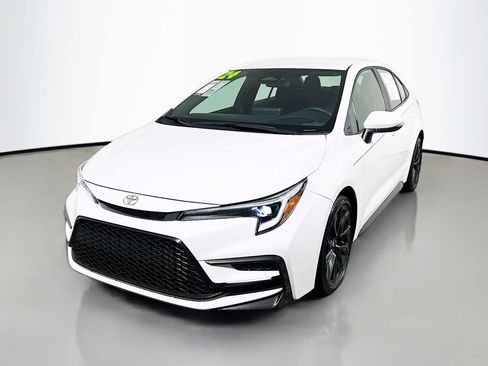 Used 2024 Toyota Corolla SE image 10