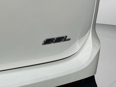 Used 2015 Ford Edge SEL w/ Equipment Group 201A image 24