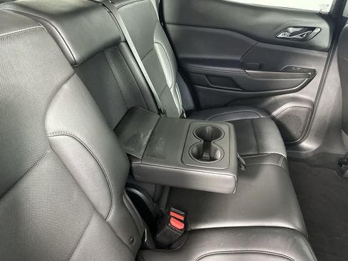 Used 2023 GMC Acadia SLT AWD/4WD image 23