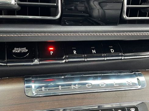 Used 2025 Lincoln Aviator Reserve image 25