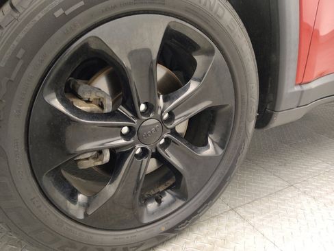 Used 2019 Jeep Compass Latitude FWD image 31