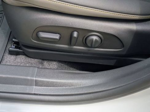 New 2026 Chevrolet Trax ACTIV w/ Sunroof Package FWD image 11