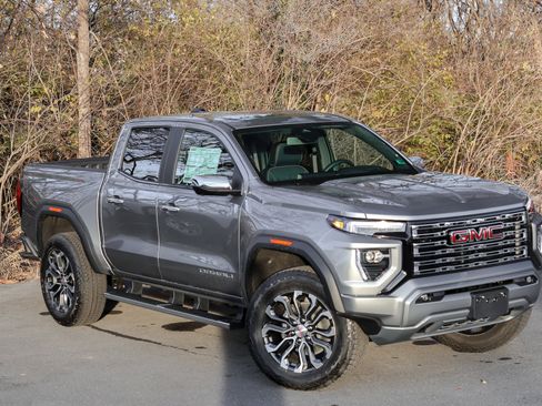 New 2026 GMC Canyon Denali image 2