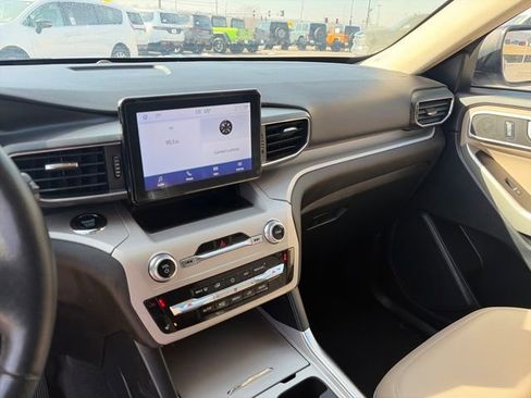 Used 2023 Ford Explorer XLT w/ Equipment Group 202A image 38