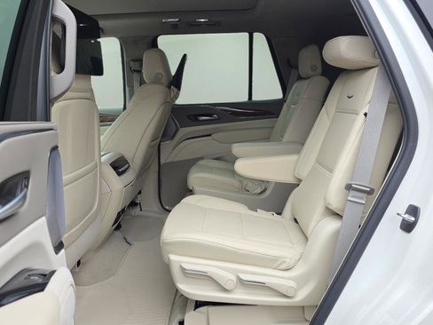 Certified 2024 Cadillac Escalade Sport Platinum w/ Heavy-Duty Trailer Package image 21