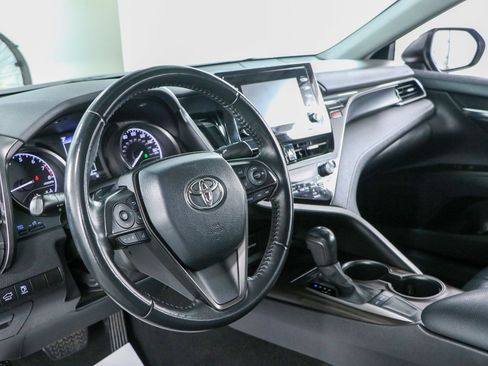 Used 2022 Toyota Camry SE FWD image 22