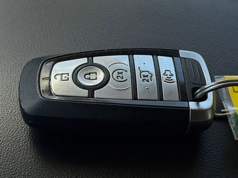 Used 2022 Ford Explorer XLT w/ Equipment Group 202A image 19