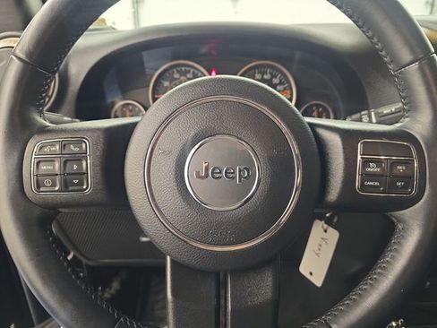 Used 2017 Jeep Wrangler Unlimited Sahara AWD/4WD image 28