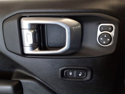 Certified 2022 Jeep Gladiator Sport image 19