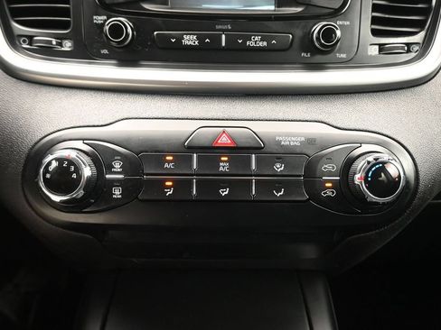 Used 2017 Kia Sorento AWD image 17