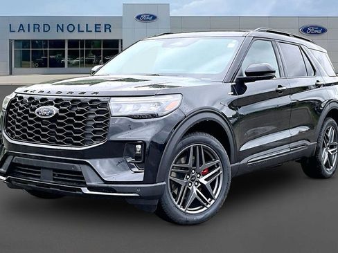 New 2026 Ford Explorer ST-Line w/ ST-Line Street Pack AWD/4WD image 1
