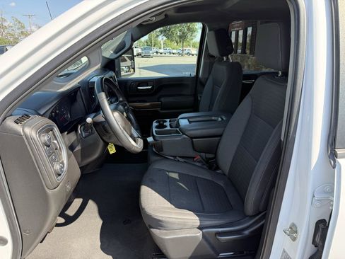 Used 2023 Chevrolet Silverado 2500 LT AWD/4WD image 10