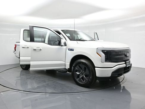 New 2025 Ford F150 Lightning Lariat w/ Max Trailer Tow Package image 34