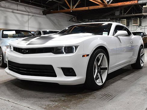 Used 2014 Chevrolet Camaro SS w/ RS Package RWD image 4