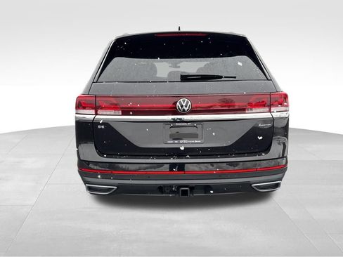 Used 2025 Volkswagen Atlas SE image 6