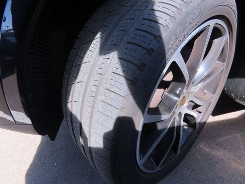 Used 2019 Porsche Cayenne AWD/4WD image 14