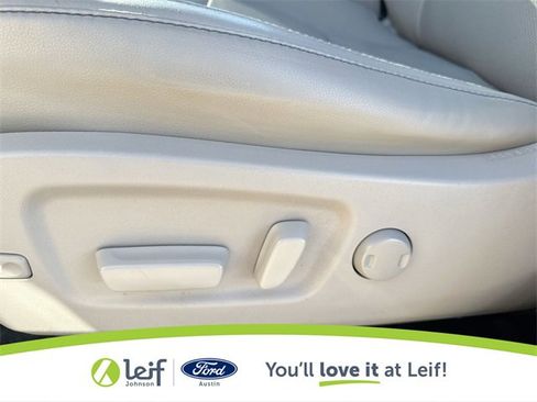 Used 2014 Toyota Highlander Limited image 18