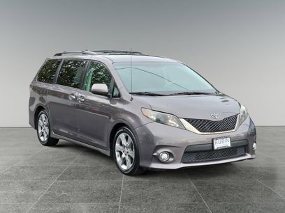Used 2013 Toyota Sienna SE
