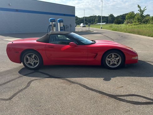 Used 2004 Chevrolet Corvette Convertible w/ Preferred Equipment Group RWD image 6