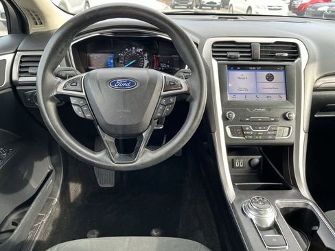 Used 2019 Ford Fusion SE image 13